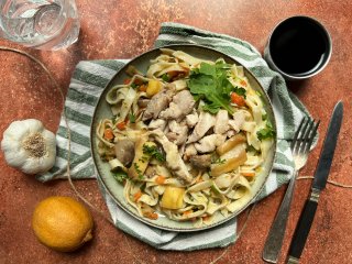 Grande salade de noodles poulet mangue