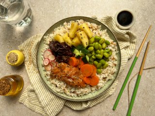 Poke bowl saumon ananas