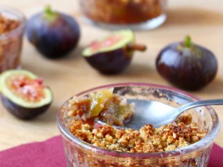 Crumble aux figues et aux noix
