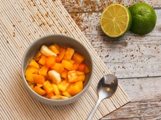 Salade de fruits exotiques et coulis de mangue