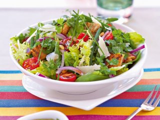Grande salade aux légumes du soleil