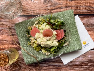 Terrine de poisson blanc mesclun et pickles de radis