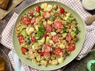 Grande salade d'aubergines avocat quinoa
