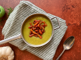 Velouté de pois cassés aux lardons fumés