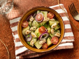 Salade de poulet et pommes de terre au thym