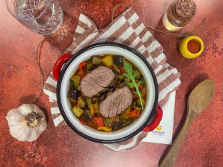 Boeuf tranché roquette et ratatouille