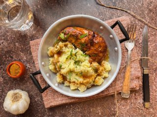 Blanc de poulet et sauce barbecue à l' écrasée de pommes de terre