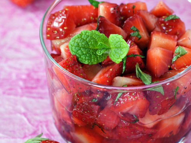 Salade de fraises aux cranberries