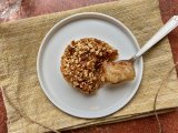 1684339472-avekapeti-crumble-vegan-pomme-banane-par-le-chef-mishael.jpg
