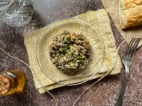 1701856272-avekapeti-lentille.jpeg