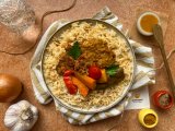 1729507728-avekapeti-saumon-au-curry-par-le-chef-djodhi.jpg
