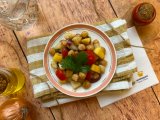 1733405085-avekapeti-salade-de-pois-chiches-mangue-et-tamarin-par-le-chef-djodhi.jpg