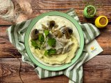 1746024480-avekapeti-filet-de-lieu-aux-champignons-et-puree-de-pommes-de-terre-par-le-chef-mishael.jpg