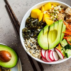 Poke graines et fruits exotiques