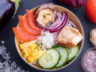 Poke bowl poulet ananas