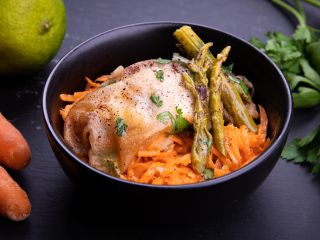 Salade d'asperges et oeuf mollet au sumac