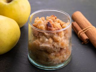 Crumble pommes cannelle fromage blanc