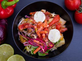 Grande salade de poulet chèvre et noix