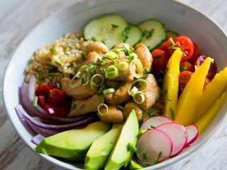 Poke bowl poulet mangue