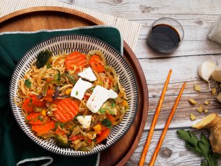 Wok aux légumes et au fromage de chèvre