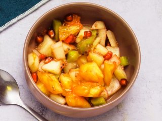 Salade de fruits rose et chia