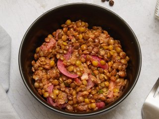 Salade de lentilles vertes et lardons sauce chien