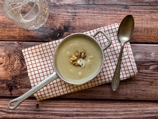 Velouté de panais au roquefort et aux noix