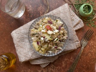Salade de pommes de terre au thon et à la féta