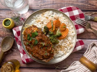 Aubergine farcie au boeuf et riz aux oignons caramélisés