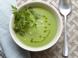 Velouté de petits pois à l'estragon