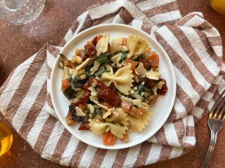 Salade de farfalles et tomates séchées