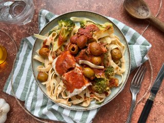 Poisson blanc aux olives et tagliatelles au basilic