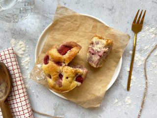 Gâteau renversé aux framboises