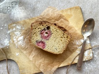 Cake aux framboises et son coulis