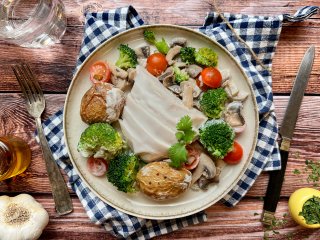 Poulet aux champignons et pommes grenailles persillées