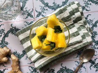 Salade d'ananas menthe et gingembre