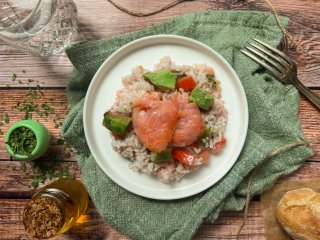 Salade de riz avocat saumon fumé