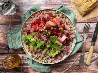 Tartare de thon betterave et quinoa au bouillon dashi