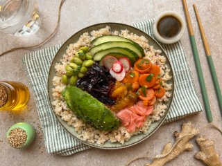 Poke bowl végan avocat chutney de mangue