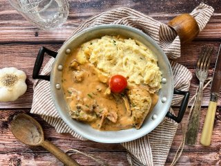 Poulet moelleux aux champignons et purée de pommes de terre