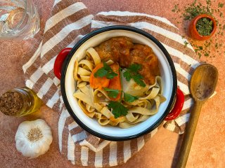 Sauté d'agneau et tagliatelles aux noisettes