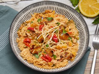 Poulet caramélisé et riz au sésame