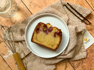 Cake moelleux aux fraises et au pavot