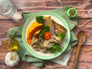 Légumes de saison sautés et riz à l'estragon