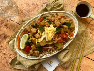 Pad thaï à l'oeuf et aux légumes