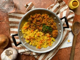 Mijotée de bœuf haché aux haricots verts et riz épicé