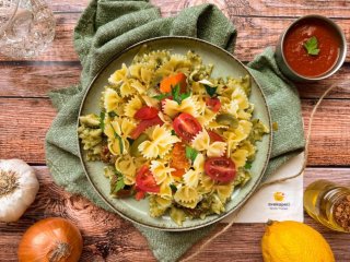 Farfalles aux épinards sauce tomate