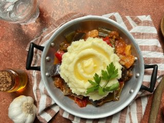 Mijotée de légumes façon bourguignon et purée de pommes de terre