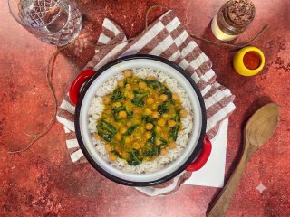 Curry de légumes verts aux pois chiches et riz basmati