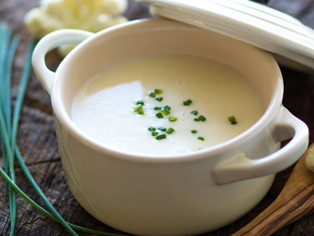 Velouté de chou-fleur aux fèves